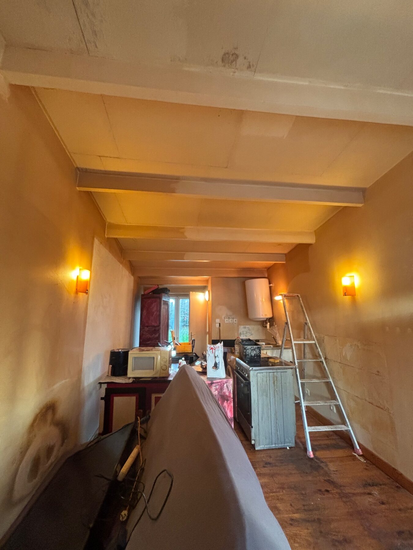 Seconde vue de la pièce de vie avant rénovation