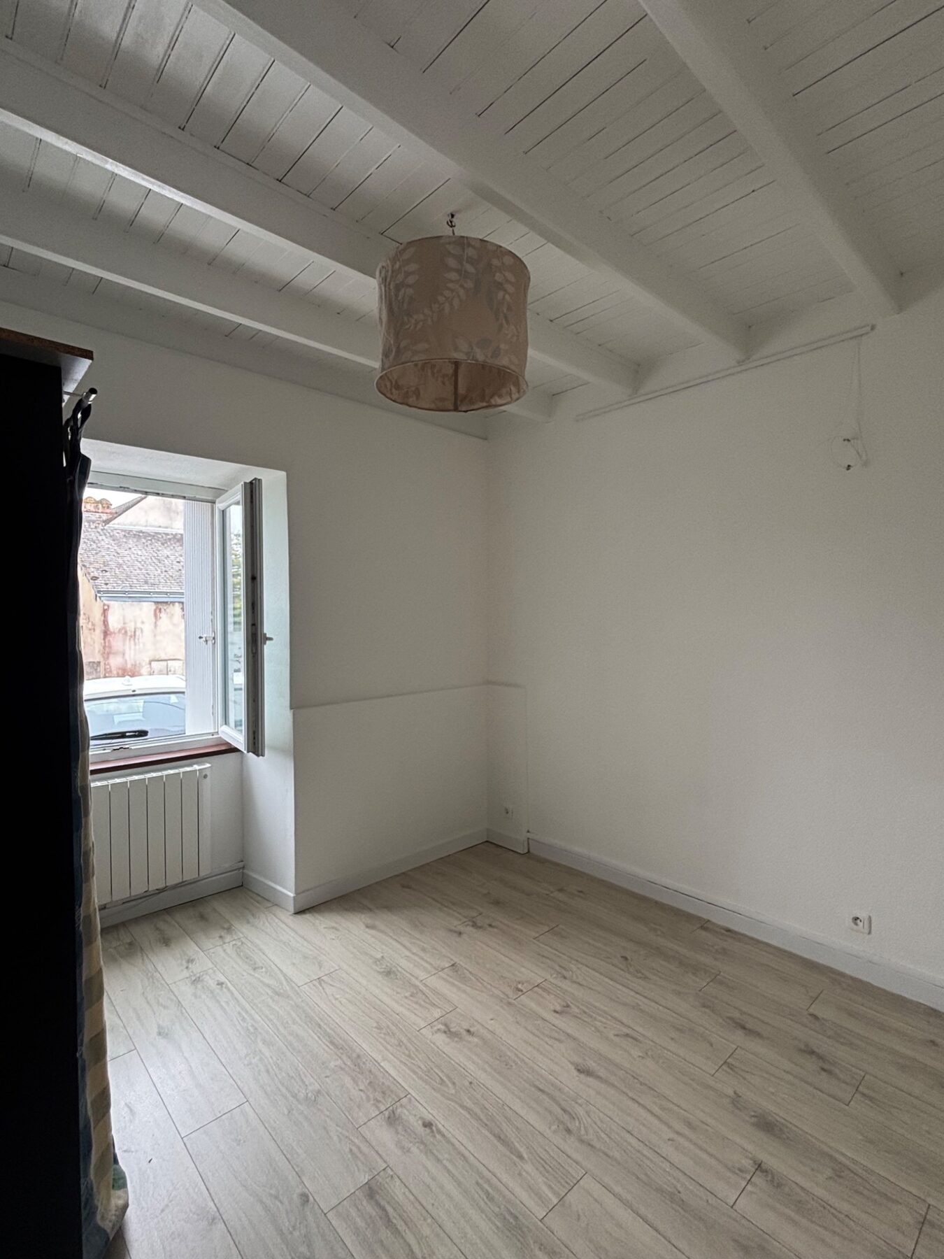 Première vue de la chambre rénovée