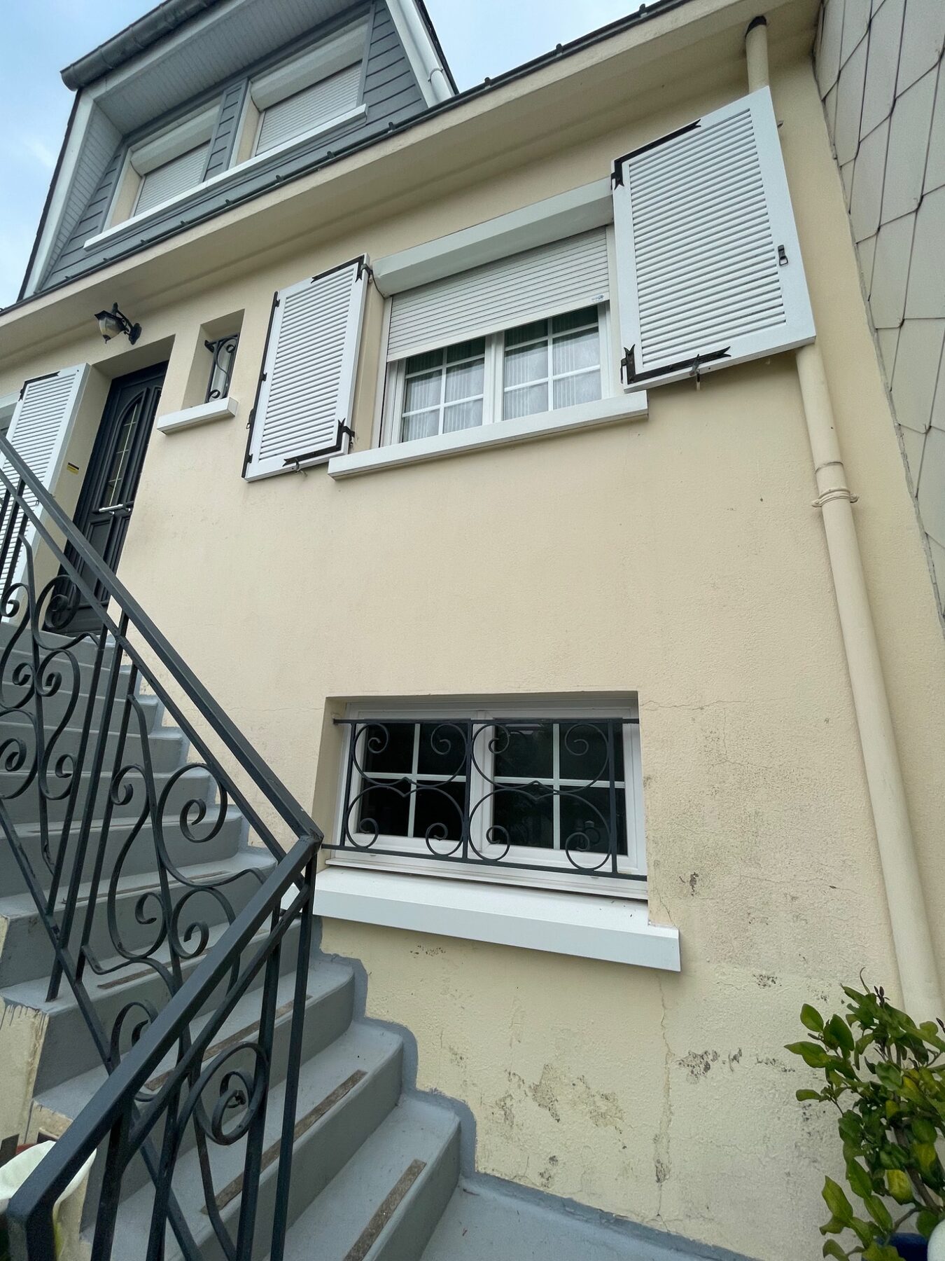 Façade de maison avant travaux